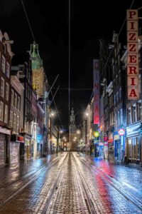 Avondklok Amsterdam in beeld corona Reguliersbreestraat